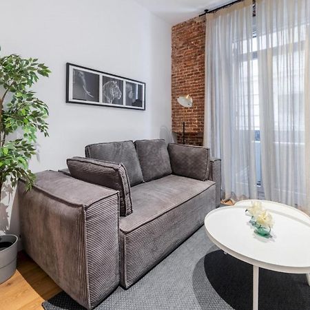2 Bedrooms 1 Bathroom Furnished - Centro - Equipped & Stylish - Minty Stay マドリード エクステリア 写真