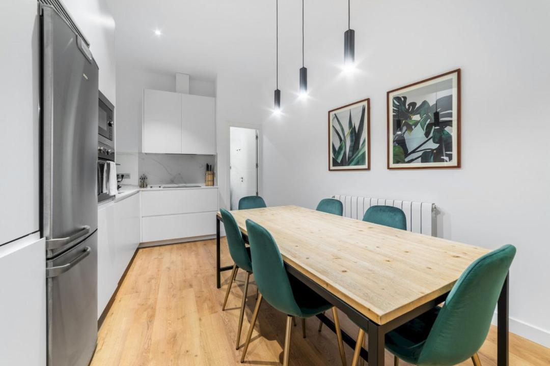 2 Bedrooms 1 Bathroom Furnished - Centro - Equipped & Stylish - Minty Stay マドリード エクステリア 写真