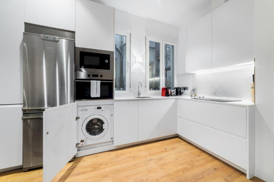 2 Bedrooms 1 Bathroom Furnished - Centro - Equipped & Stylish - Minty Stay マドリード エクステリア 写真